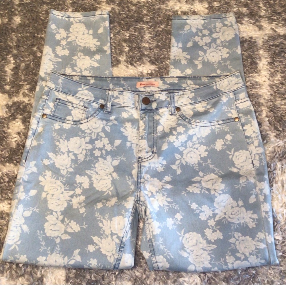 Juniors FIRE Los Angeles Light Wash Floral print skinny jeggings/jeans